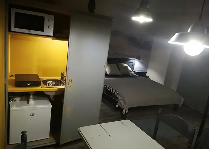 Postalada Vendeghaz 아파트 *